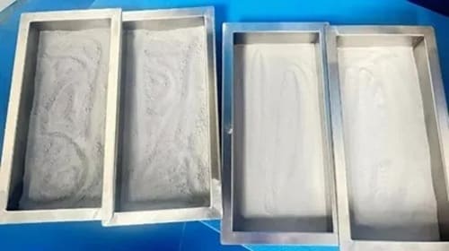 Moisture-affected metal powder after vacuum drying
